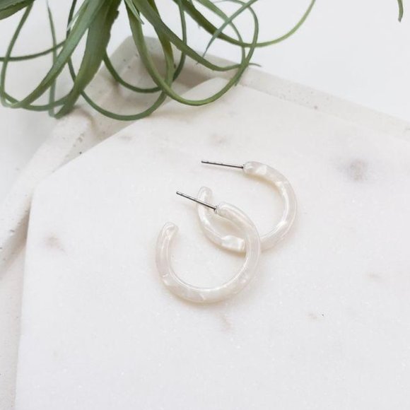 Cam Mini Hoops - Pearl - Picture 3 of 4